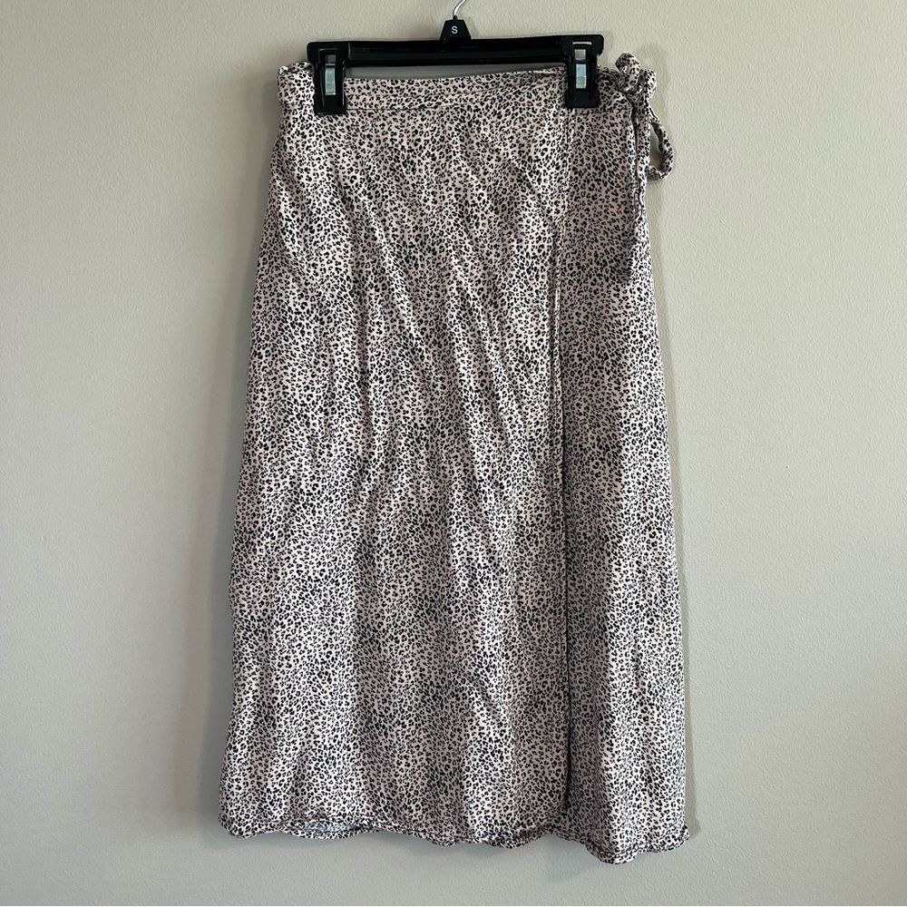 ✨ Urban Romantics Women’s Cheetah Wrap Midi Skirt Small‎